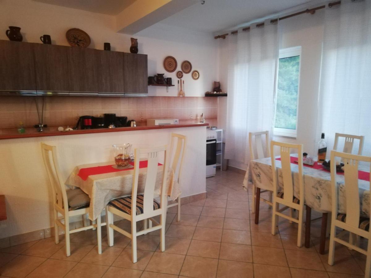 Smjestajni Objekt Padovan Banjol Exterior foto